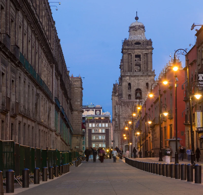 Fachada Zócalo Central Corredor